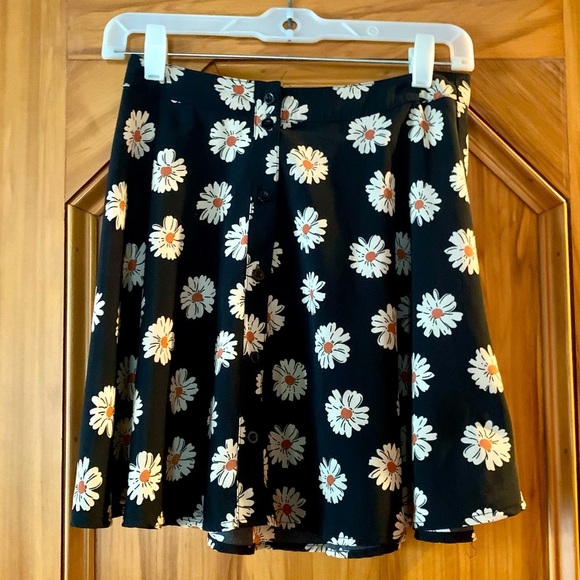 Fifty Street High-Waisted Daisy Skater Skirt Sz M - Picture 1 of 5